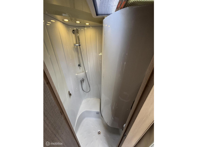Bürstner Travel Van T 620 Fiat 2.3 130pk Euro 5 | Enkele-bedden | Douche/ wc | Garage | Incl 2 Scooters | 72dkm | TOPSTAAT foto: 12
