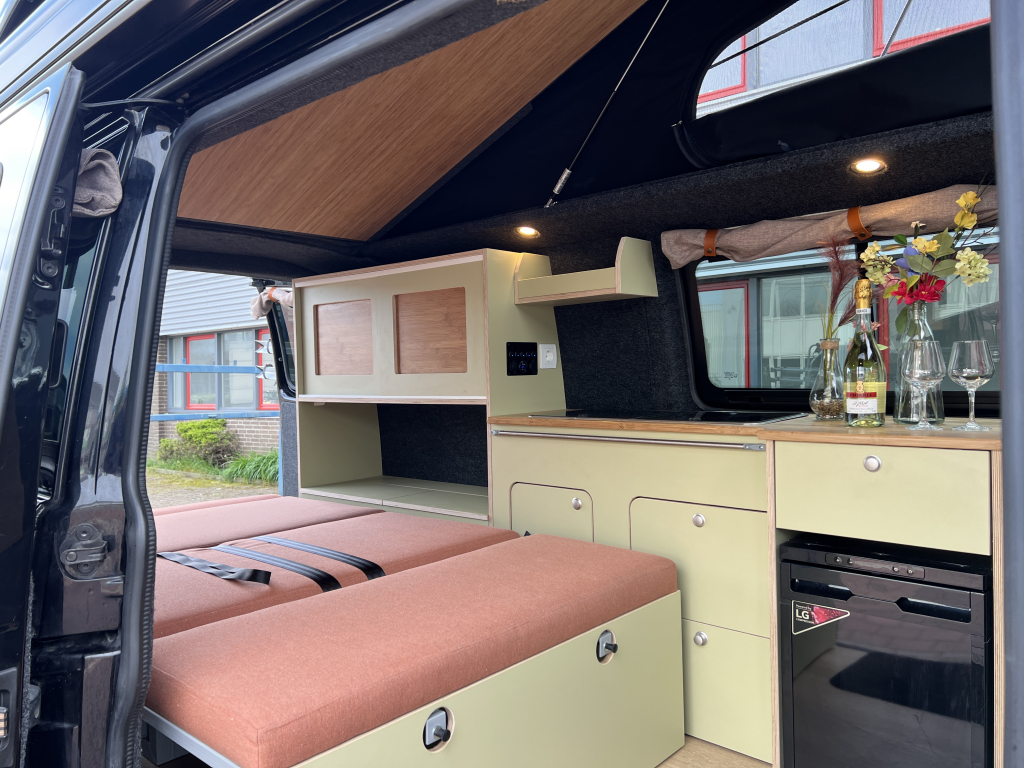 Volkswagen T6 Florida 2018 NEUER AUSBAU! Foto: 12