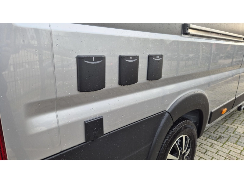 Bravia Mobil SWAN 636 180HP Automatic FullOption photo: 19