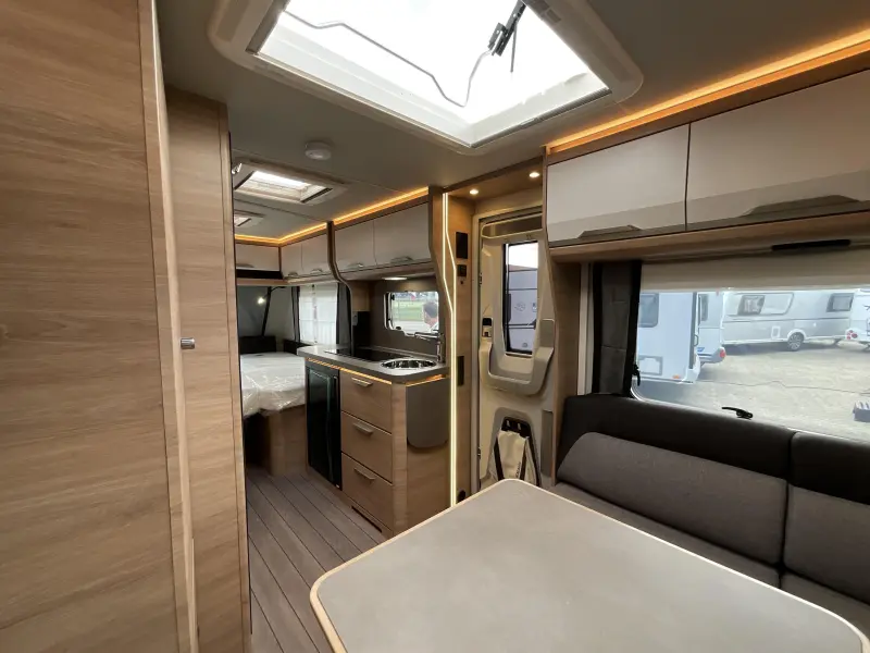 Knaus Sudwind Black Selection 500 EU ENKELE BEDDEN-VLOERVERW  foto: 7