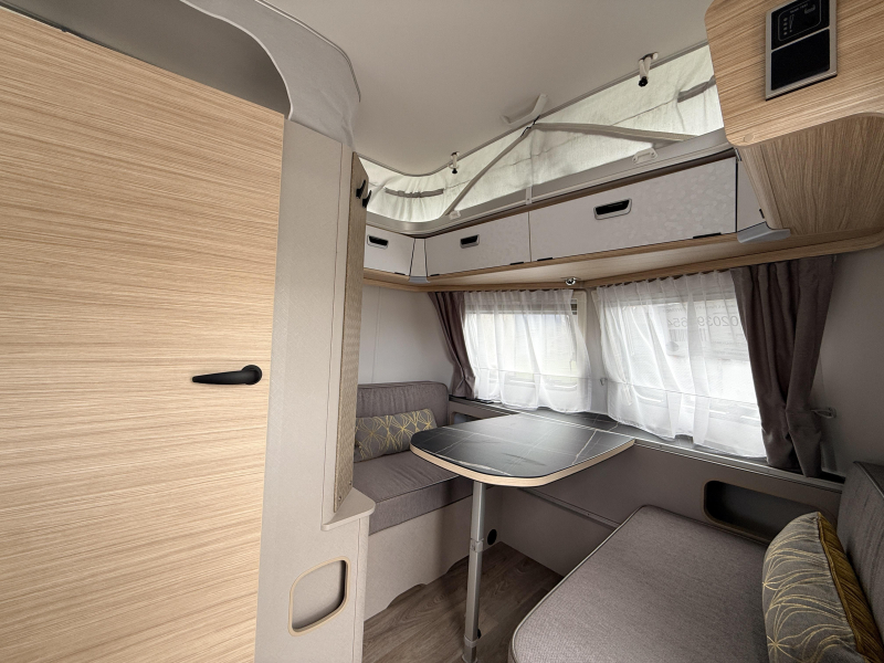 Eriba Touring 530 Thule 6300 Luifel  foto: 3
