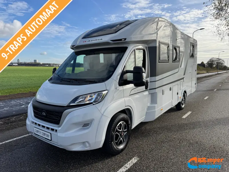 Adria Coral Plus 670 DL Lengte bedden/Geen hefbed 