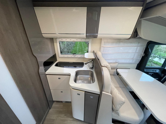 Mobilvetta K-SILVER I-59 Euro 6 Cama Queen + Cama abatible, Aire acondicionado, TV, Portabicicletas foto: 20