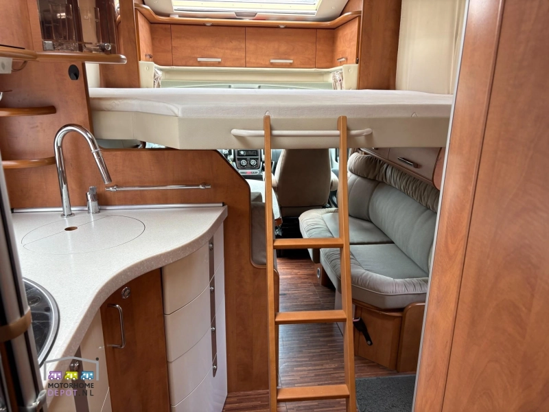 Carthago Chic C-Line T 4.8 PLUS single beds photo: 13