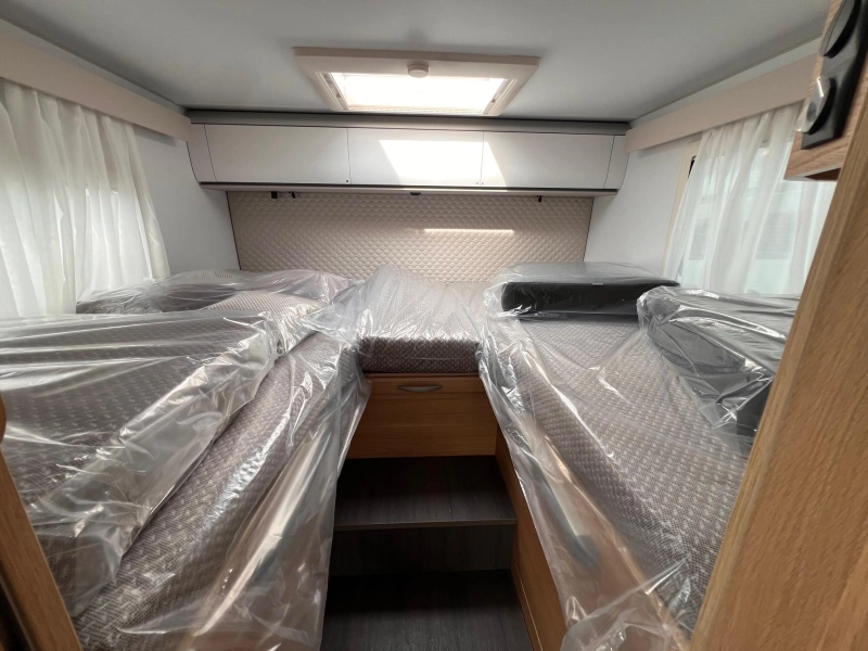 Adria Coral 670 DL AUTOMAAT/180PK  foto: 7