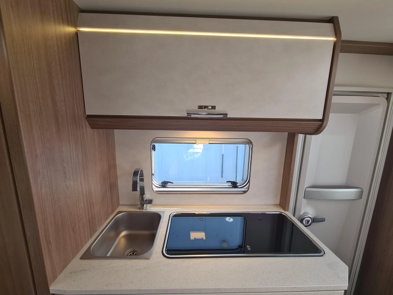 Tabbert Cazadora 490 TD Fransbed - 2025 foto: 10