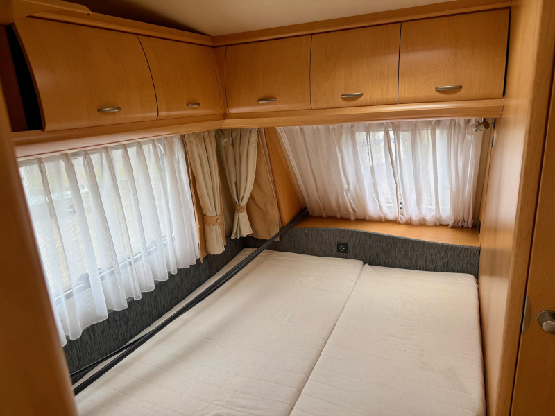 Hobby De Luxe 460 UFE mover fietsenrek voortent  foto: 6