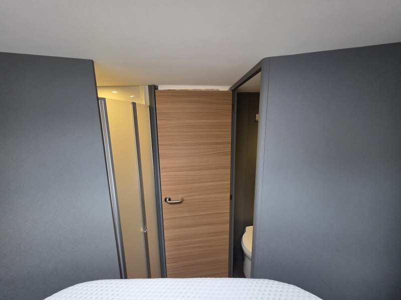 Dethleffs Just 90 T 7052 DBM Queensbed / Hefbed  foto: 18