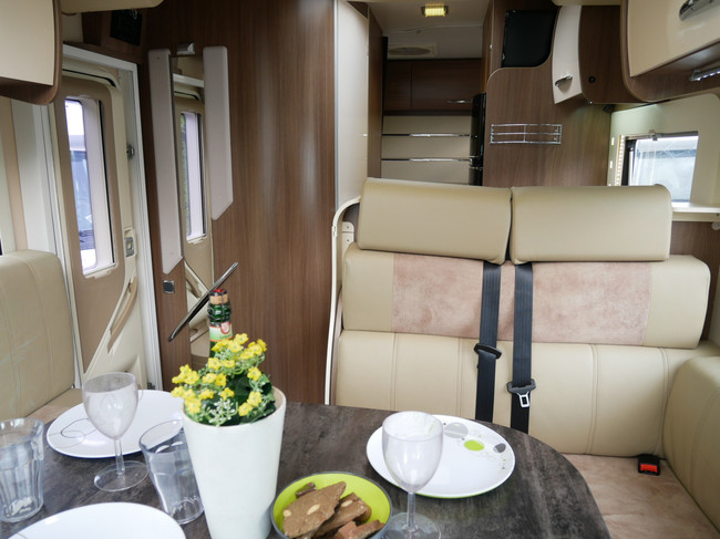 Chausson 614 Welcome, Hefbed, Dwarsbed, XXL Garage!! foto: 9