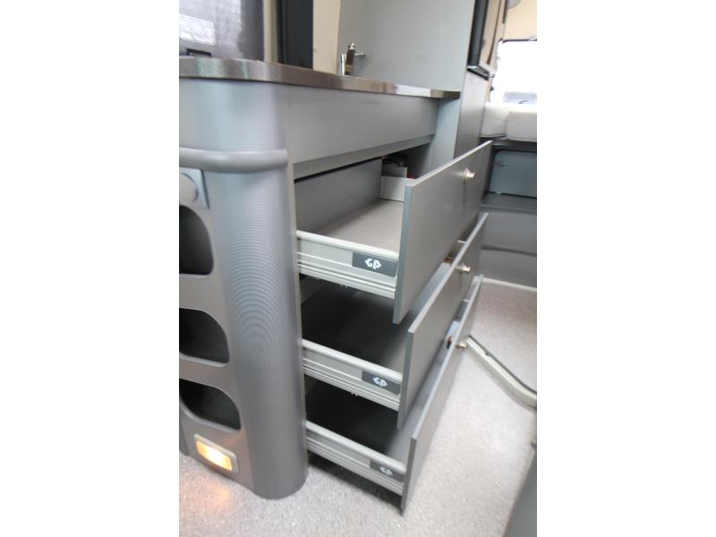 Adria Twin Titanium 640 SLX Enkele bedden - EURO5  foto: 16