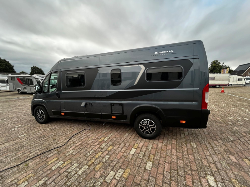 Adria Twin Supreme 640 SLB Bekleding Leer  foto: 2