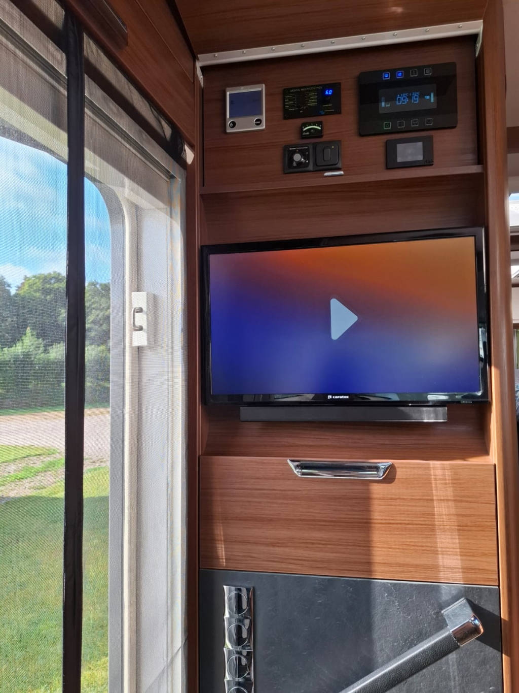 Niesmann bischoff Flair 880 LE foto: 11