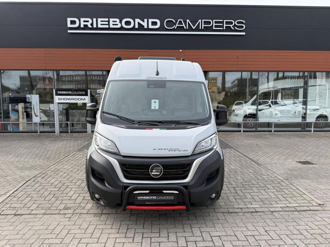 Hymer Yellowstone Cross-Over 180PK 9T-Automaat Enkele Bedden Zonnepanelen foto: 3