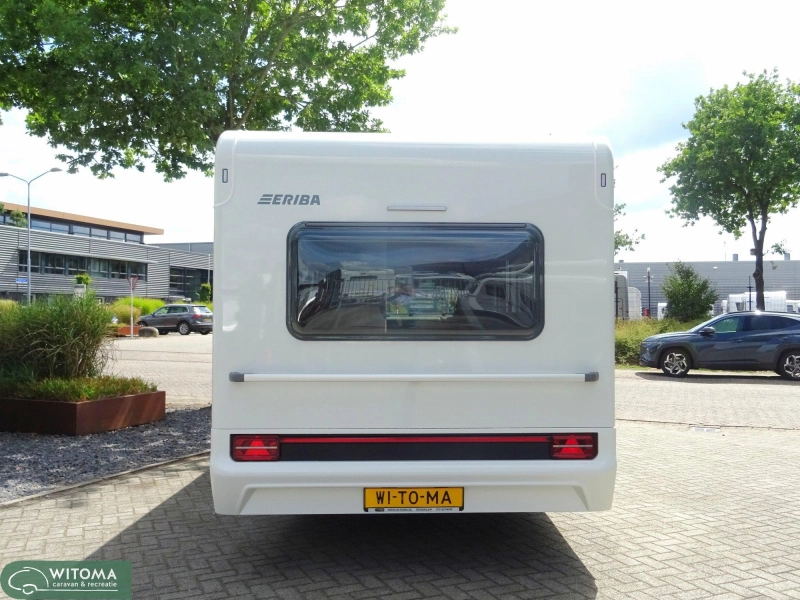 Eriba Novaline 495 Op show  foto: 19