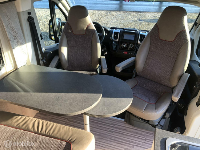 Carthago Malibu 640 Charming GT-Sky-View 160-PK Euro6 Buscamper con camas individuales &iexcl;Excelente estado! foto: 1