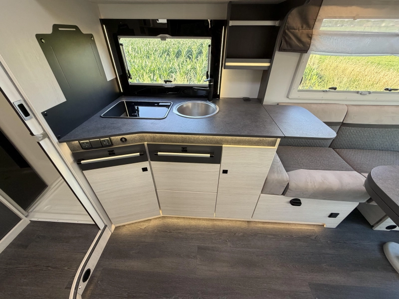 Challenger Graphite Premium 260 Webasto, Solar photo: 7