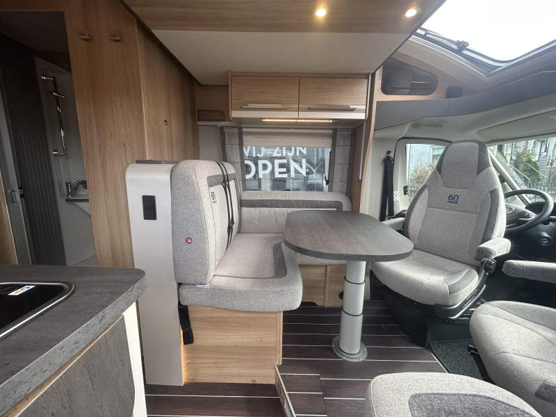 Knaus Sky Wave 60 Years 650 MEG Airco 230V, Zonnepaneel  foto: 8