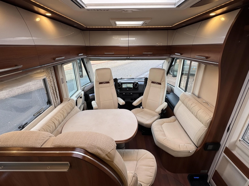 Carthago Chic C-Line I 4.9 LE Mercedes- Camas longitudinales foto: 11