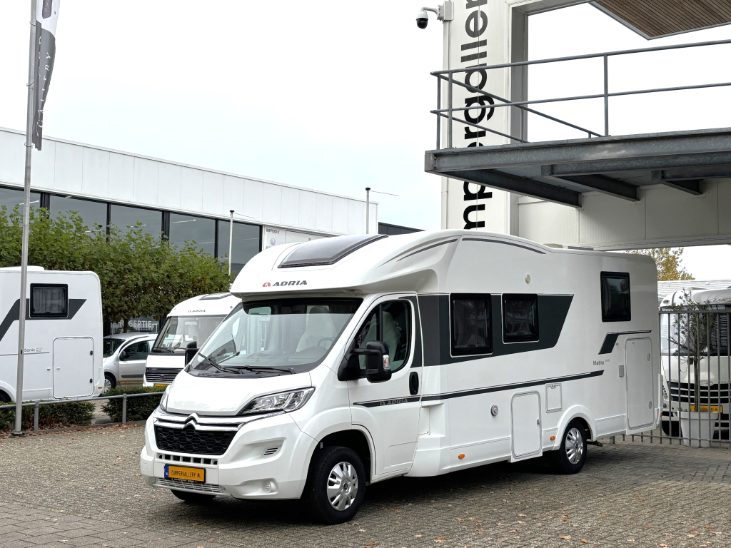 Adria Matrix 670 DL ENKELE BEDDEN HEFBED FACE TO FACE  foto: 4