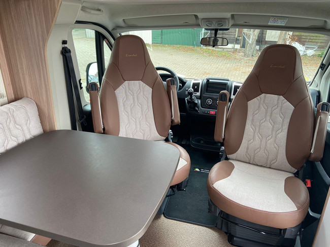 B&uuml;rstner Limited T 690 Citroen Foto: 10