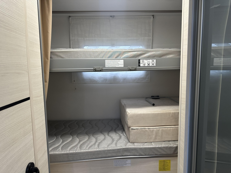 Challenger Graphite Ultimate 380 ( Chausson 720 ), 5 pers.  foto: 15