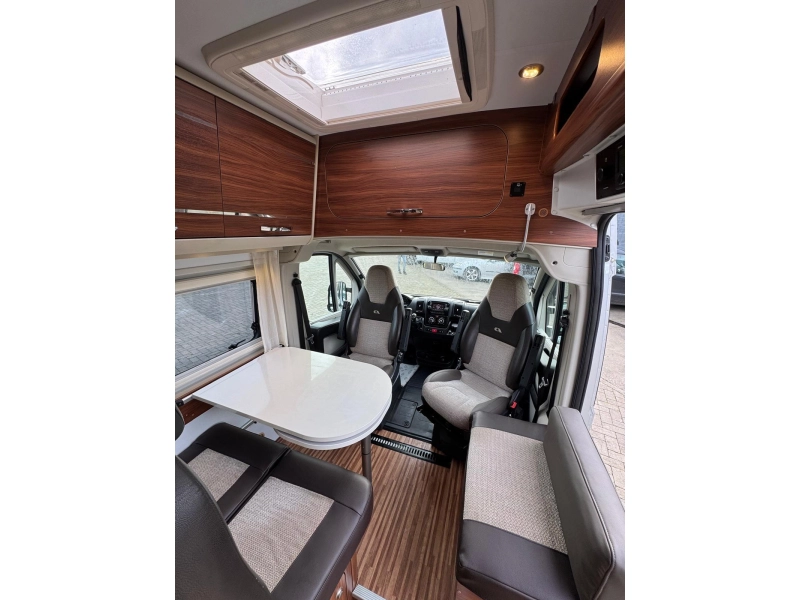 Adria Twin 640 SLX Vastbed top-Indeling  foto: 5