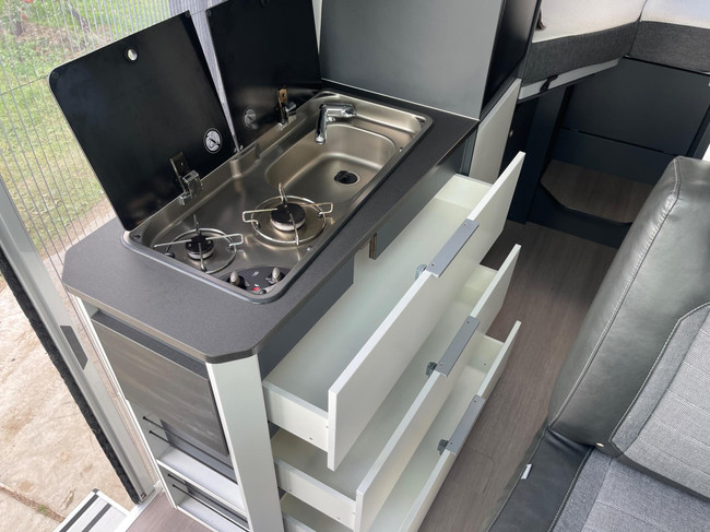 Adria Twin Plus Supreme 640 SLB 9-Traps LUCHTVERING foto: 9