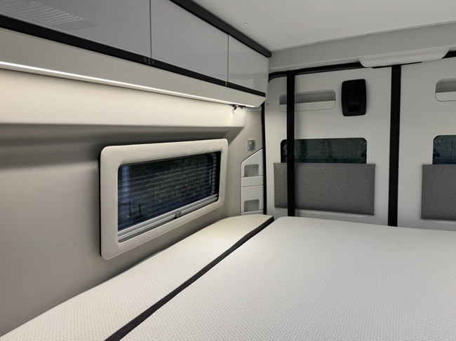 Adria Twin Supreme 640 SGX 160 pk AUTOMAAT 9-Traps Euro6 Fiat Ducato 8 Maxi **Lengtebedden in hoogte verstelbaar/4 zitplaatsen/Luifel/ foto: 18