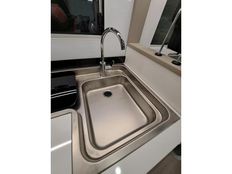 Adria Compact Supreme DL ACC, Full Led, automaat  foto: 8