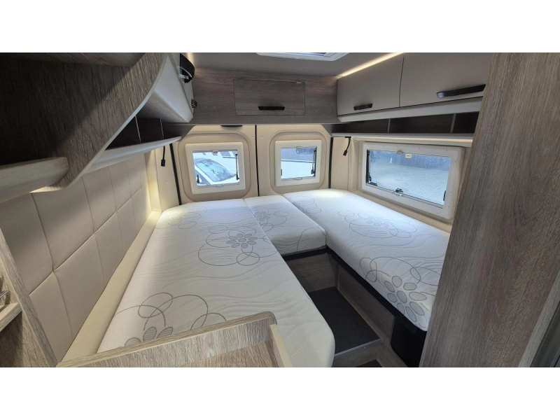 Bravia Mobil SWAN 636 180HP Automatic FullOption photo: 9