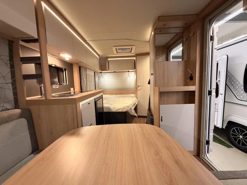 Knaus Sport 450 FU 1800 KG + Cama francesa foto: 7