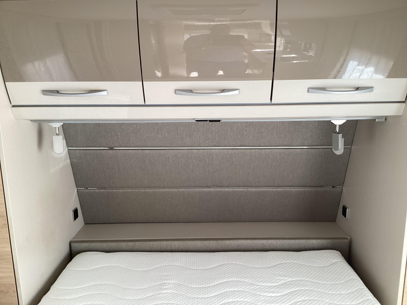 Dethleffs Nomad 530 DR Airco/awning photo: 13