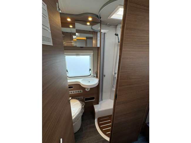 Knaus 700MEG Live I 9T-Automatique Lits Jumeaux Lit Pavillon Alde Attelage photo: 18
