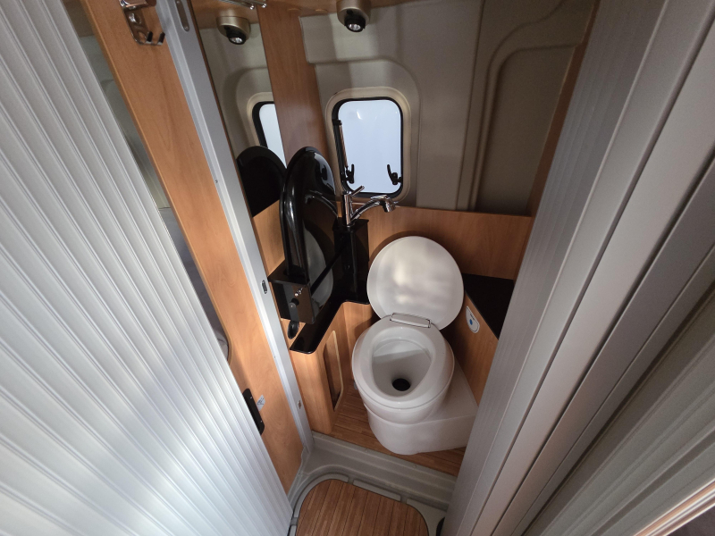 Pössl Roadcamp R 540 Lithium 200A Zonnepaneel  foto: 9