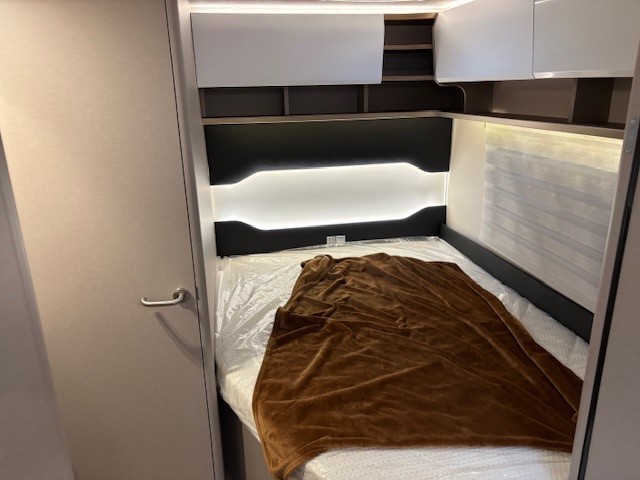 Bürstner Averso 465 TS foto: 7