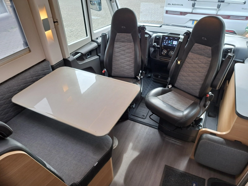Adria Sonic 600 SL 180CV (ex-alquiler) foto: 3
