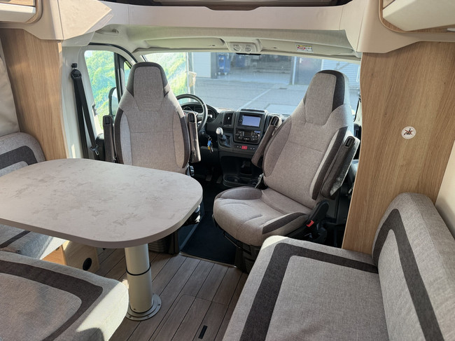Knaus SKY TI 650 MF / Stockage gratuit photo : 6