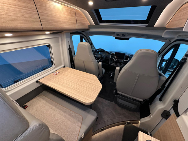 Malibu Van Diversity 640 LE K Charming GT Skyview foto: 23