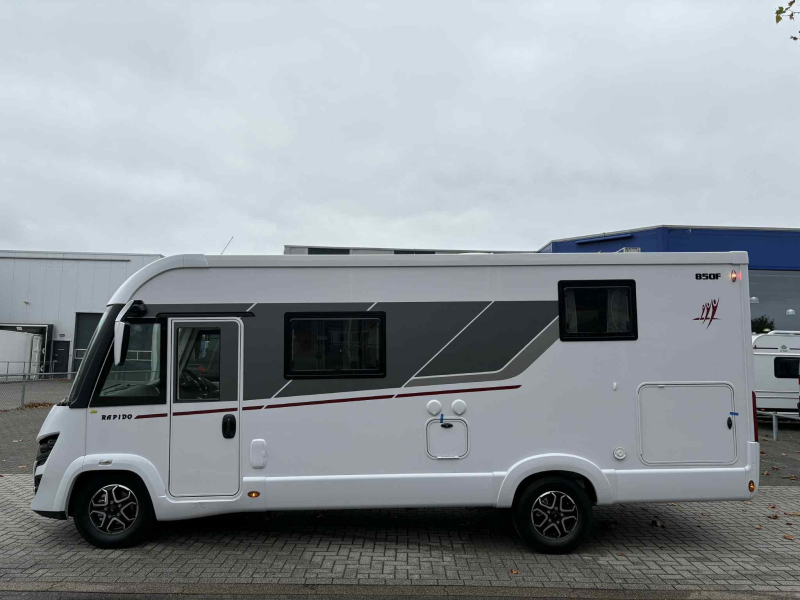 Rapido 850 F Primeur L = 6,99 m  foto: 4