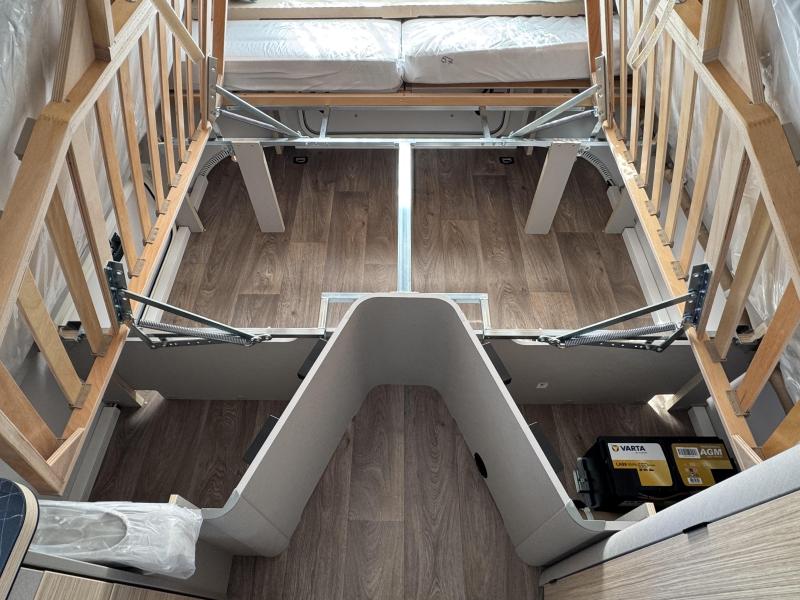 Eriba Touring 642 Harbour Blue  foto: 10