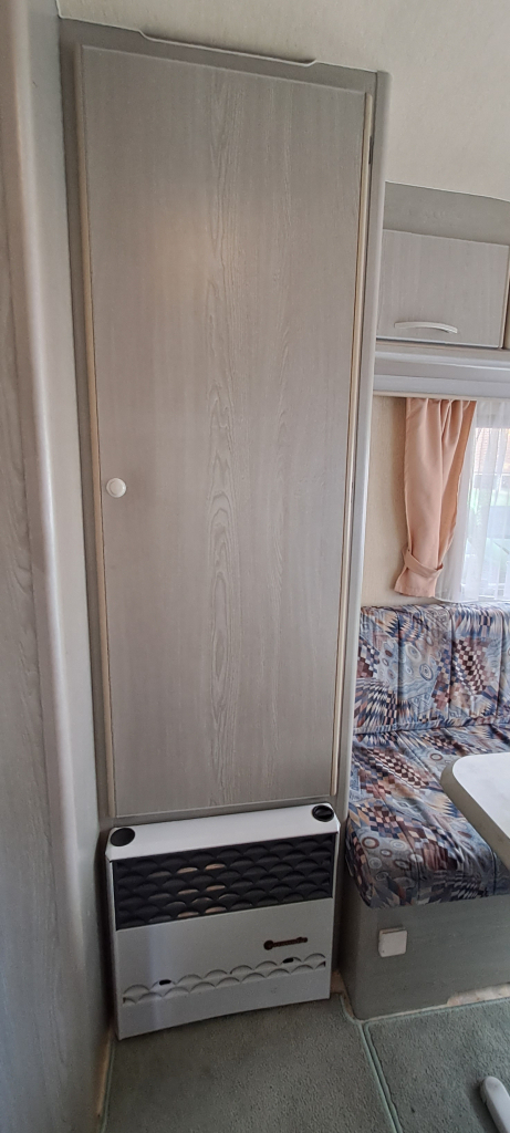 Caravan ADRIA Unica 461 Met voortent en inboedel! 5 pers foto: 15