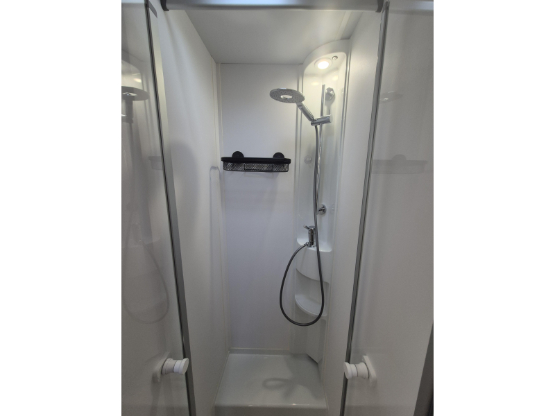 Adria Matrix 650 DL Face to face Foto: 14