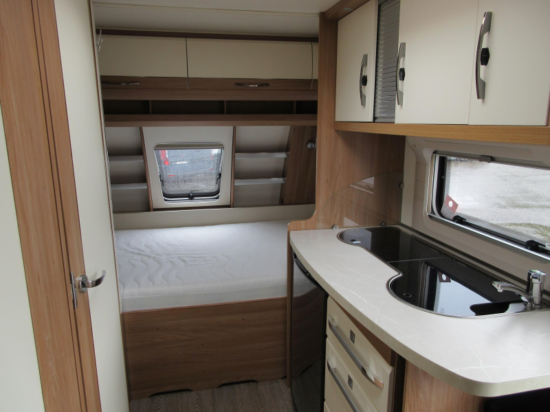 Hobby De Luxe 455 UF SEHR GEPFLEGT UND MIT MOVER Foto: 2