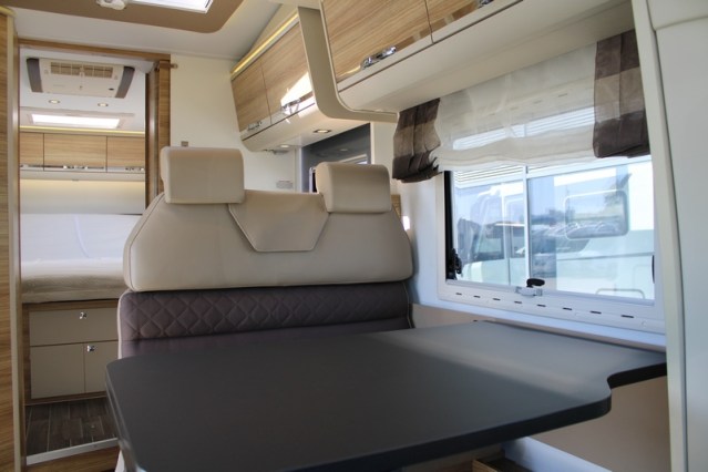 Robust Adria Matrix M 670 SK AUTOMATIC 5 belted seats Queen bed + pull-down bed (71 photo: 25