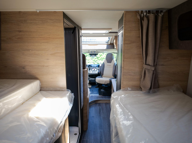 Weinsberg CaraCompact 600 MEG modelo 2027, autom&aacute;tico foto: 23