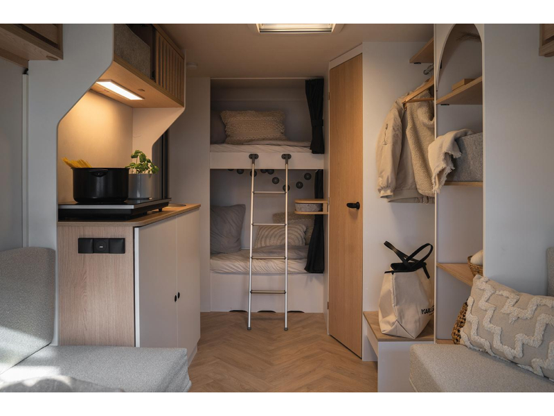 LMC E:dero 470K model 2027, stapelbed  foto: 2