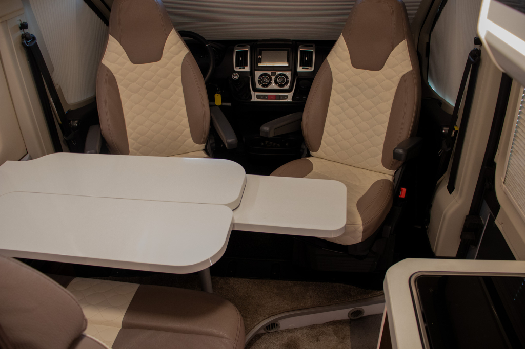 Karmann Davis 590 Skyroof foto: 16