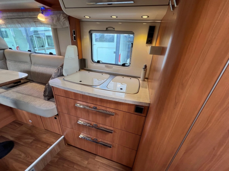 Hymer DuoMobil 534 DL RONDZIT/LUCHTVERING  foto: 4