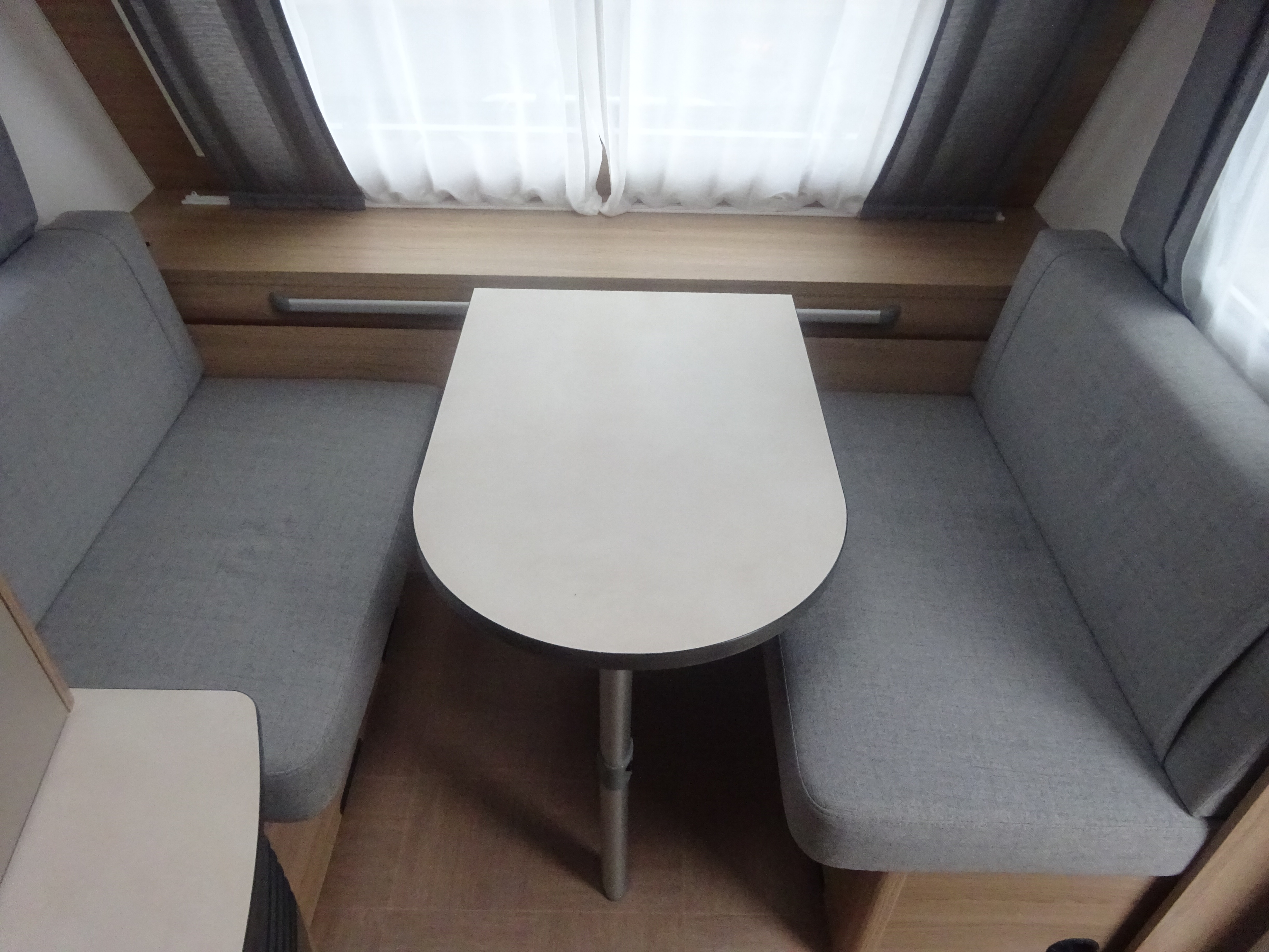 Lmc Sassino 460UL Enkele Bedden+Mover+Voortent foto: 13