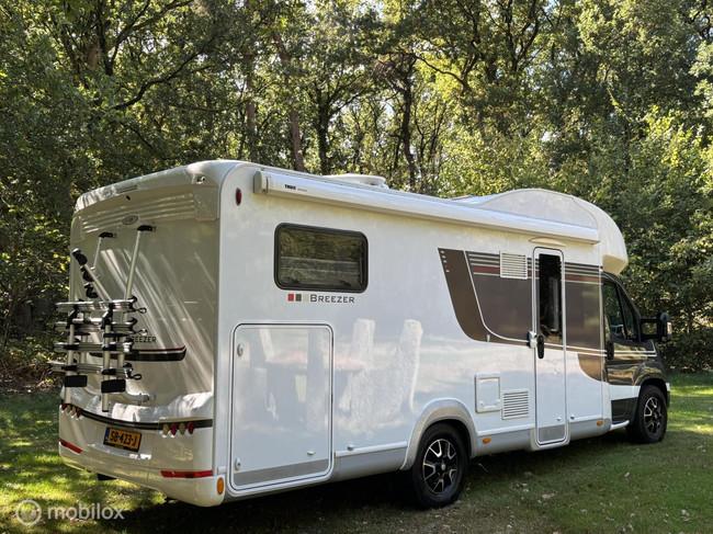 LMC Breezer H737 G Fiat 2.3 150pk Euro 6 | Enkele-bedden | Hefbed | Aparte douche/ wc | XXL Garage | Camera | Fietsendrager | 63dkm foto: 4